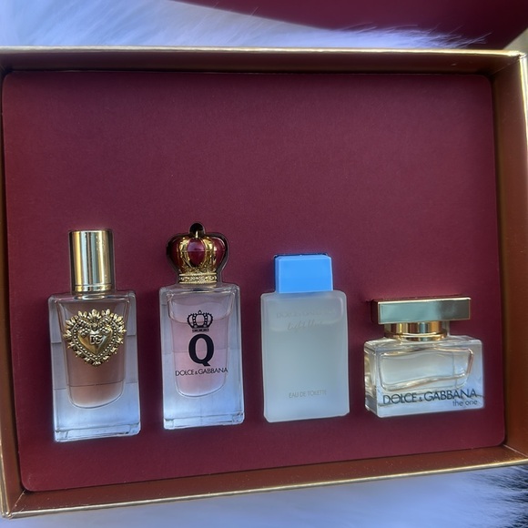 New Dolce&Gabbana 4-pc.Mini Fragrance Gift Set - Picture 3 of 4